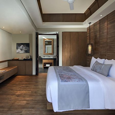 Cross Bali Breakers Hotel Jimbaran Exterior foto
