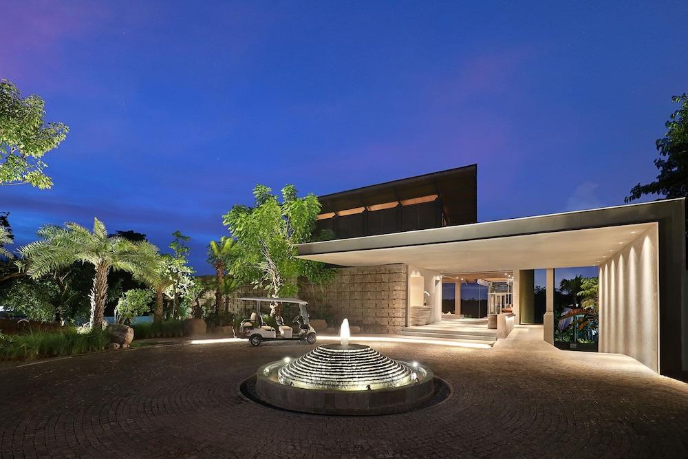 Cross Bali Breakers Hotel Jimbaran Exterior foto