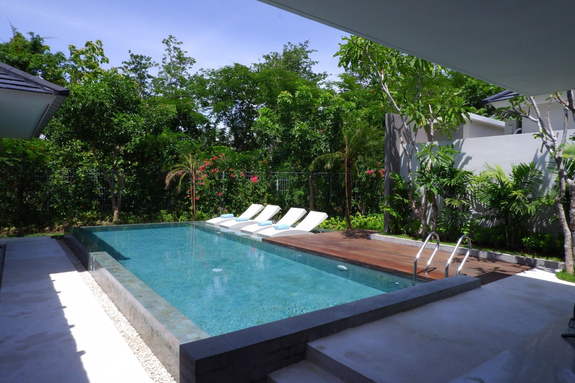 Cross Bali Breakers Hotel Jimbaran Exterior foto