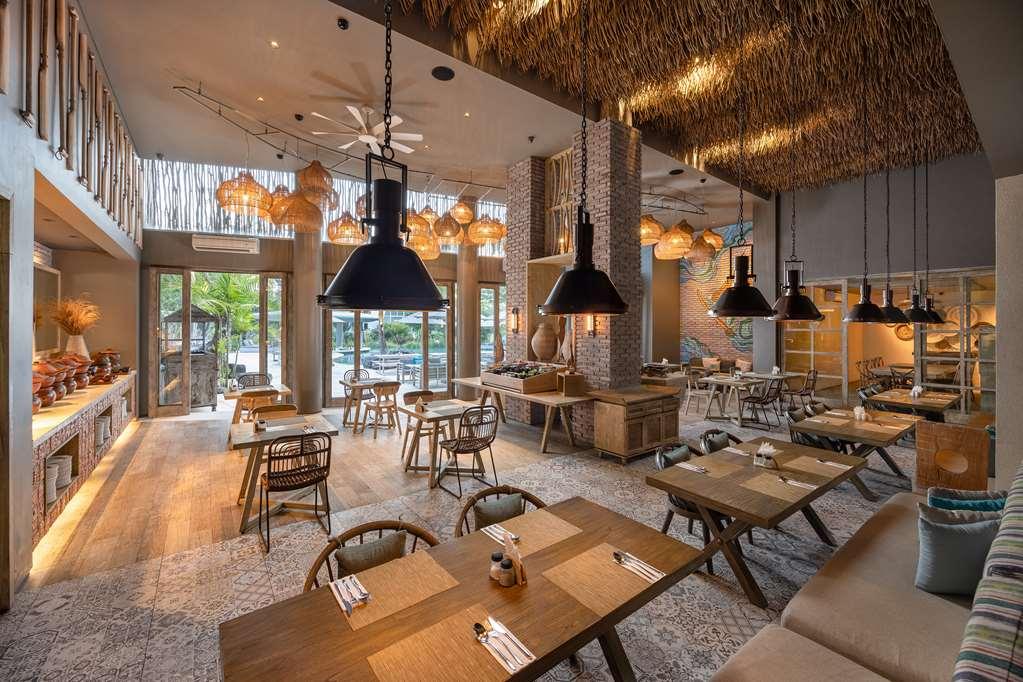 Cross Bali Breakers Hotel Jimbaran Restaurant foto